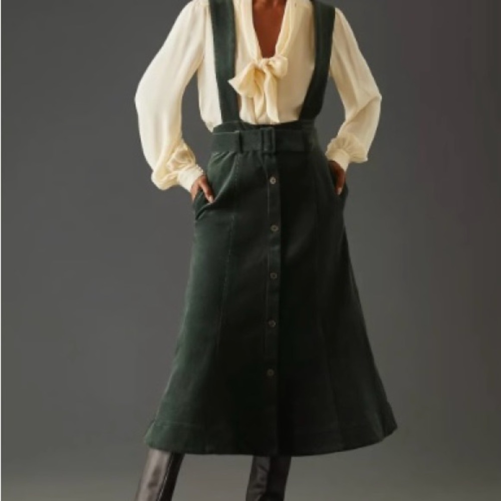 MAEVE
CORDUROY
PINAFORE SKIRT
